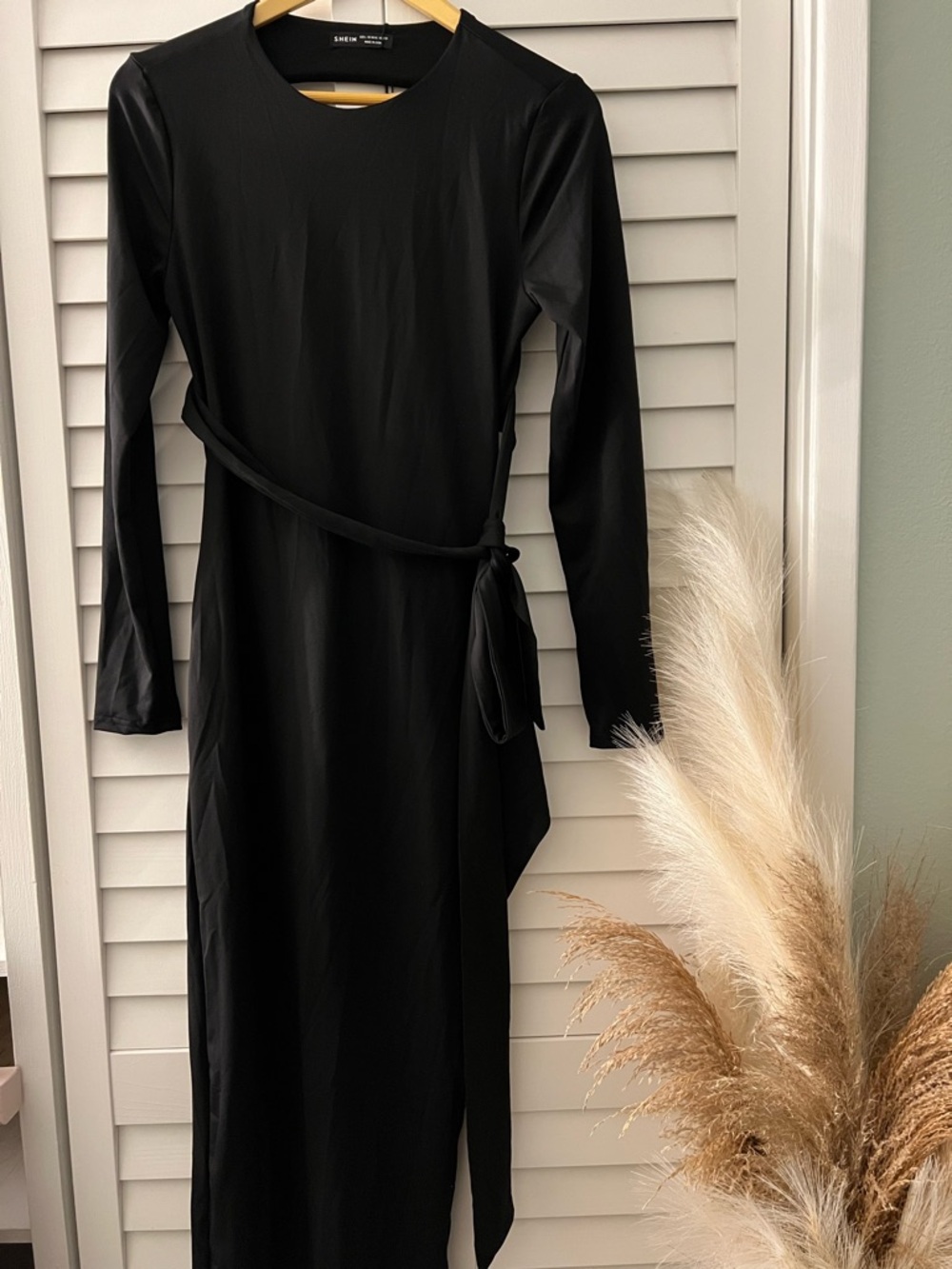 SHEIN Black Long Sleeve Tie-Waist Midi Dress with Crew Neck